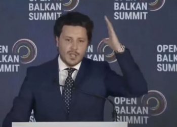 Mocioni i votëbesimit për qeverinë, Abazoviç paralajmëron opozitën: Nuk do të mbijetoni politikisht