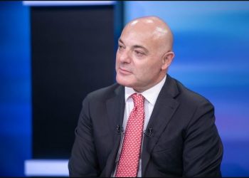 Tragjedia e Himarës/ Fevziu sqaron foton me skaf: Nuk i ndihmoj dot fëmijët e pasanikëve, unë…