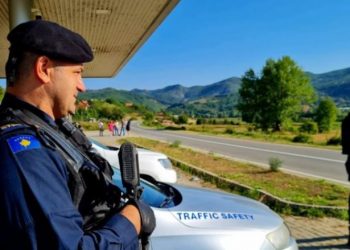 Serbët bllokuan rrugët në veri, prokuroria e Mitrovicës “duarkryq”, ende nuk nis hetimet