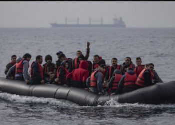 “Jemi viktima të trafikimit”, si po shmangin deportimin në atdhe shqiptarët në Angli