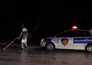 Aksident në Vlorë, makinat bëhen “copash”, dy të plagosur