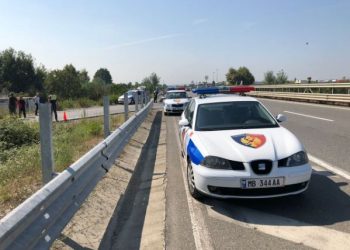 Sherr mes të rinjsh në Pogradec, plagoset me thikë 24-vjeçari