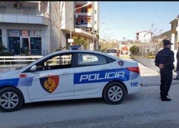 “Maskat” grabisin një argjendari në qendër të Lezhës