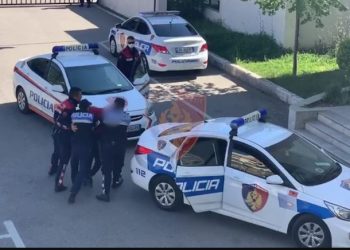 Emri/ U masakrua me grushte nga fqinji, kush është 56-vjeçari që humbi jetën në Tiranë