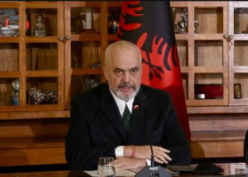 “Pasaportat e arta”/ Rama nxjerr në shitje nënshtetësinë shqiptare, ultimatumi i BE-së: Të hiqet dorë…