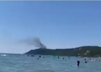 Kepi i Rodonit prej 3 javësh në flakë, e vetmja shpresë reshjet e shiut