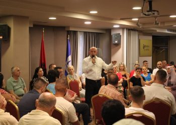 “Nevojë urgjente për t’u bashkuar”, deputeti i PD-së zhvillon takim me demokratët e degës 7