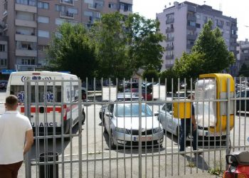Përleshen me njëri-tjetrin çifti i bashkëshortëve, policia i arreston