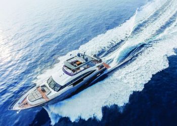 Jahtet, “të pasurit” bëhen kursimtarë