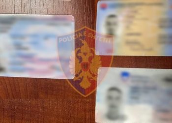 Gjatë kontrollit iu gjetën 3 karta identiteti të falsifikuara, arrestohet 27-vjeçari në Tiranë