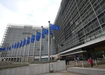 “Pasaportat e arta”, KE paralajmëron sërish Shqipërinë: Rrezikoni anëtarësimin në BE