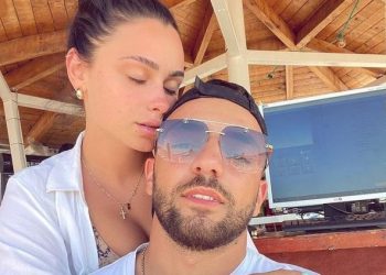 Ndjekësi i bën pyetjen e papritur, ja si i përgjigjet Egli Tako (FOTO)