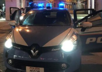 Përleshje e dhunshme/ Plagosen 4 persona, policia gjen veshin e këputur në tokë