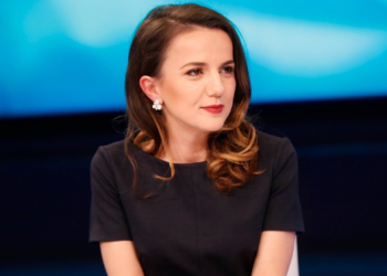 Jeta mes Shqipërisë dhe SHBA-së, rrëfehet Rudina Hajdari: Kam marrëdhënie të shkëlqyer me…