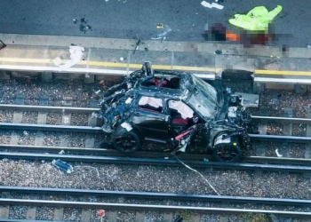 Aksidenti tragjik/ “Range Rover-i” përplas Teslan, trupat shpërndahen në rrugë (VIDEO)