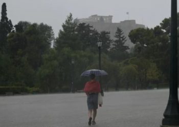 Greqia përfshihet nga mot i keq, meteorologët: Më e keqja nuk…