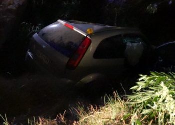 Aksident i rëndë në Divjakë/ Makina përfundon në kanal, plagoset 20- vjeçari