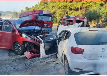 Aksident i “frikshëm” në Radhimë, 5 makina përplasen me njera-tjetrën