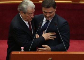 Berisha shkarkon Alibeajn, ja kush do të jetë kreu i Grupit Parlamentar të PD-së