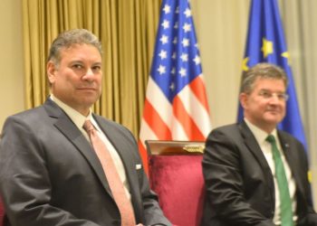 Tensionet në veri/ Escobar dhe Lajçak vizitojnë këtë javë Prishtinën dhe Beogradin