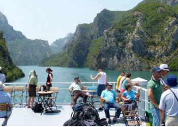 INSTAT po “fle”, nuk publikon hyrjet e të huajve sipas shteteve