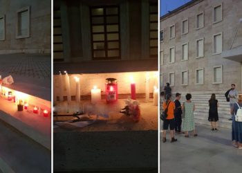 Ngjarja në Himarë/ Qytetarët homazhe te Kryeministria: Të dorëhiqen Çuçi, Nano dhe Kumbaro!