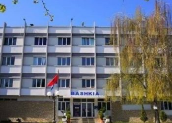 Punonjësit vodhën ndihmat, reagon bashkia e Pogradecit: Nuk janë marrë para, por…