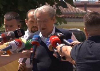 Berisha i përlotur pas vizitës në familjen Avdia: Krim, që dëshmon dështimin e shtetit