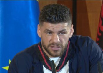 “Yll i Madh i Mirënjohjes”/ Florian Marku: Shumë më paragjykojnë, asgjë nuk është fat në jetë