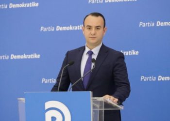 “Djali i tezes së Ballukut këshilltar te Tatimet”/ Reagon PD: Vendet e punës për familjarët ose patronazhistët