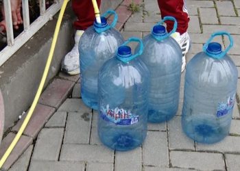 Mot “i çmendur” në Britani, autoritetet paralajmërojnë qytetarët: Ikni nga shtëpitë, do të ketë…