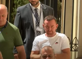 Dogji të gjallë tezen dhe nipin/ Mediat greke, jehonë arrestimit të shqiptarit që tronditi Greqinë