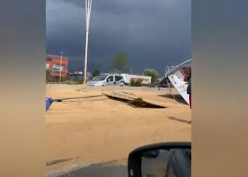 Aksidenti që “mbushi” autostradën Tiranë-Durrës me grurë, policia jep detajet