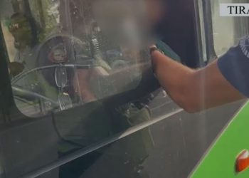 Policia “bombardon” shoferët e mjeteve të transportit publik (Video)