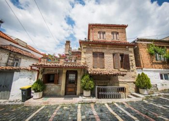 Dibra dhe Korça me tkurrjen më të lartë të lindjeve, shumica e qarqeve rënie dyshifrore