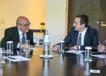 Takimi në Bruksel/ Çfarë diskutuan në telefon Kurti me të dërguarin special të Ballkanit Perëndimor