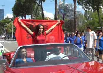 Rama nxjerr në shesh administratën për Luiza Gegën