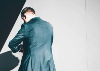 Zbulohet arsyeja pse disa njerëz nuk i respektojnë kurrë oraret