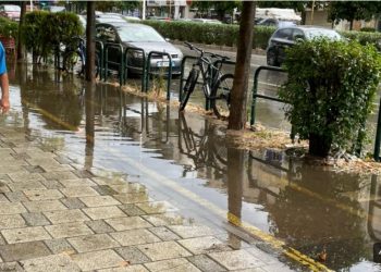 Mirësevini në Tiranën e Lali Erit, 5 minuta shi për ta ‘përmbytur’ (FOTO)