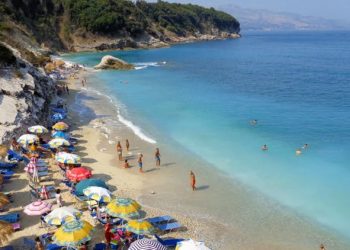 5-vjeçari rrezikoi të mbytet në Sarandë, niset me helikopter drejt QSUT