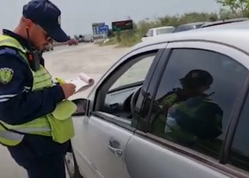Drejtonte makinën nën efektin e drogës, arrestohet 26-vjeçari në Tiranë