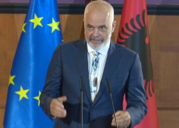 Në ceremoninë për Markun, Rama justifikohet për Luiza Gegën: Nuk e përdorëm