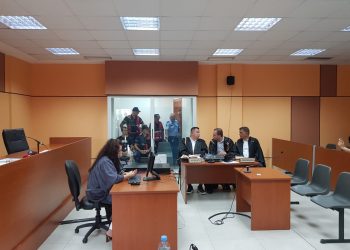 Babain avokat e nënën pjesë të ushtrisë, një nga rusët u prangos me 1 mijë $ në xhep