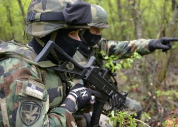 Çfarë po ndodh? Ushtria serbe në gjendje të lartë gatishmërie, trupat pranë kufirit me Kosovën