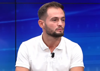 “Nuk u afrua askush”/ Vrojtuesi që i shpëtoi jetën dy fëmijëve në plazh tregon si përfundoi pa ndjenja