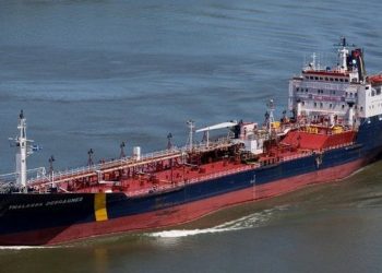 Dyshohet për naftë kontrabandë, kapet anija nga Libani në Portin e Durrësit