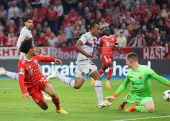 Bayern tregon “dhëmbët” ndaj Barcelonës, fiton 2:0 në Allianz Arena
