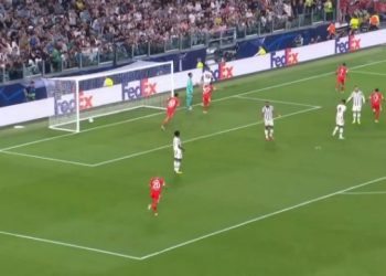 Benfica trondit Juventusin, bardhezinjtë rrezikojnë kualifikimin