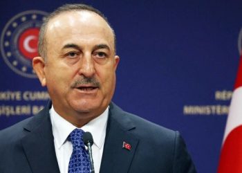 Ministri turk “kërcënon” sërish Greqinë: Ne vendosim se kur e ku do të shkojmë