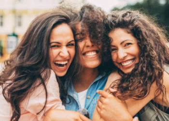 Këto janë shenjat që shpërndajnë vetëm buzëqeshje përreth tyre